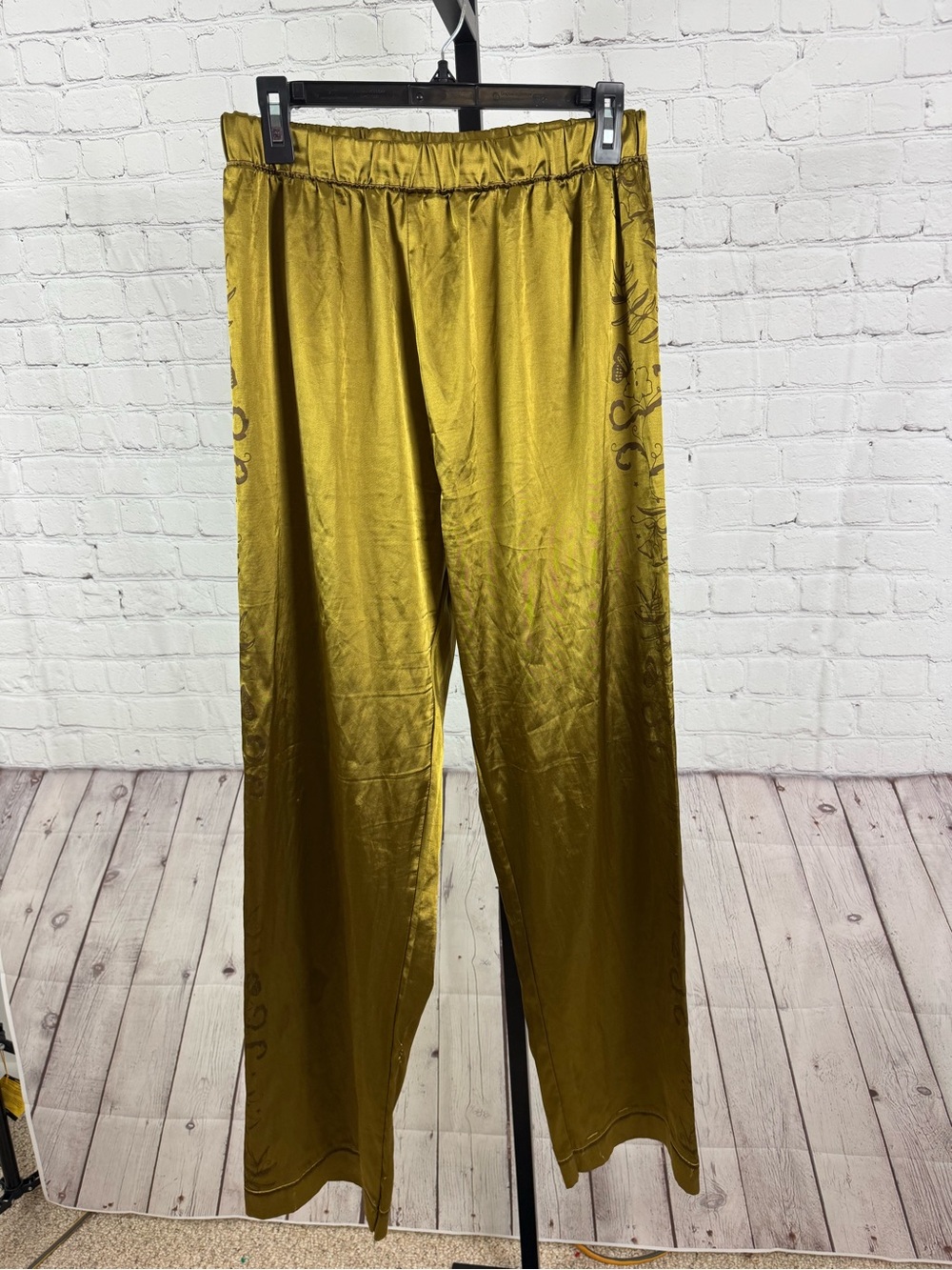 Official Taylor Swift Fearless (Taylor's Version) Gold Satin Pajama Set XL - Picture 5 of 13
